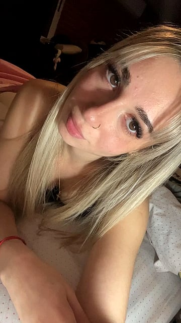 Fuck Me Hard, I'm Ready for Breeding - Luna's Dirty College Slut Pic'