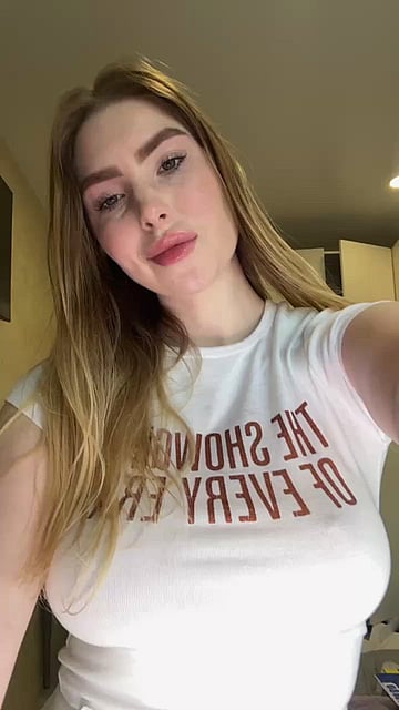 Danna Miss's Pussy Gets Soaked on Campus - No Panties Dare!'