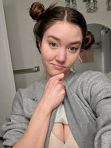 Do my space buns make you wanna fuck me hard or just laugh?'