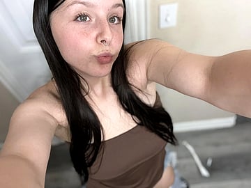 Fuck My Wet Pussy & Get 30 Nudes: I'm Horny and Ready for You, Cassie!'