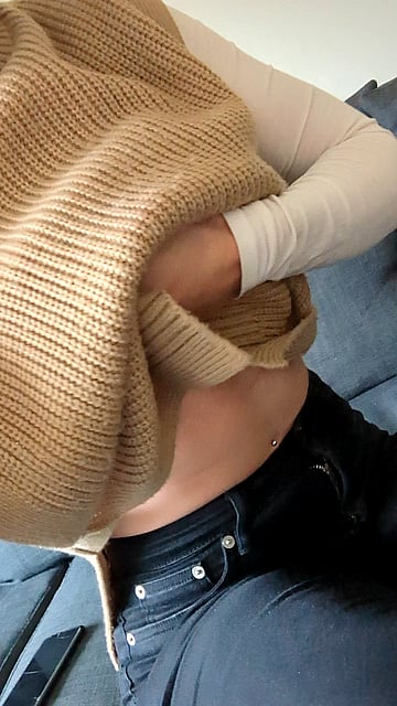 Breedable Swedish Teen Freya Drops Hot Solo Video - Watch Her Juicy Boobs & Tits!'