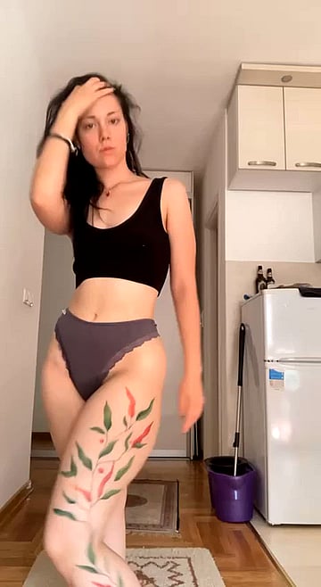 Fuck This 19-Year-Old Punk Girl's Juicy Pussy On Her Period - Full College Fuck Session'