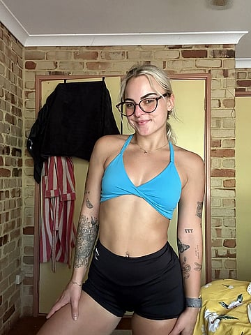 Fuck yeah, I'm the uni slut you've been dreaming of!'