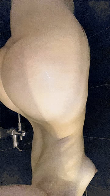 Steamy College Shower Fuck - Getting Wet With The Hottest Girl On Campus In My Dorm'