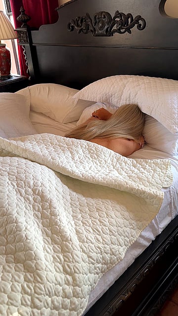 How My Morning Wood Turned into a Wild Ride: RealAutumn's Filthy University Wake-Up Call'