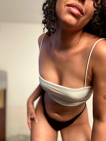 CurlyBabe's Sunday Night Fever: Can't Keep My Hands Off Myself'