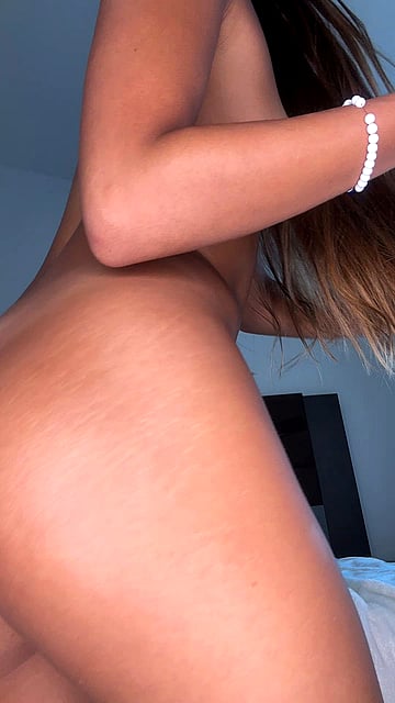 Slippery Oiled Brunette Shows Off Her Massive Ass on College Cams - Watch Her Get Fucking Wet!'