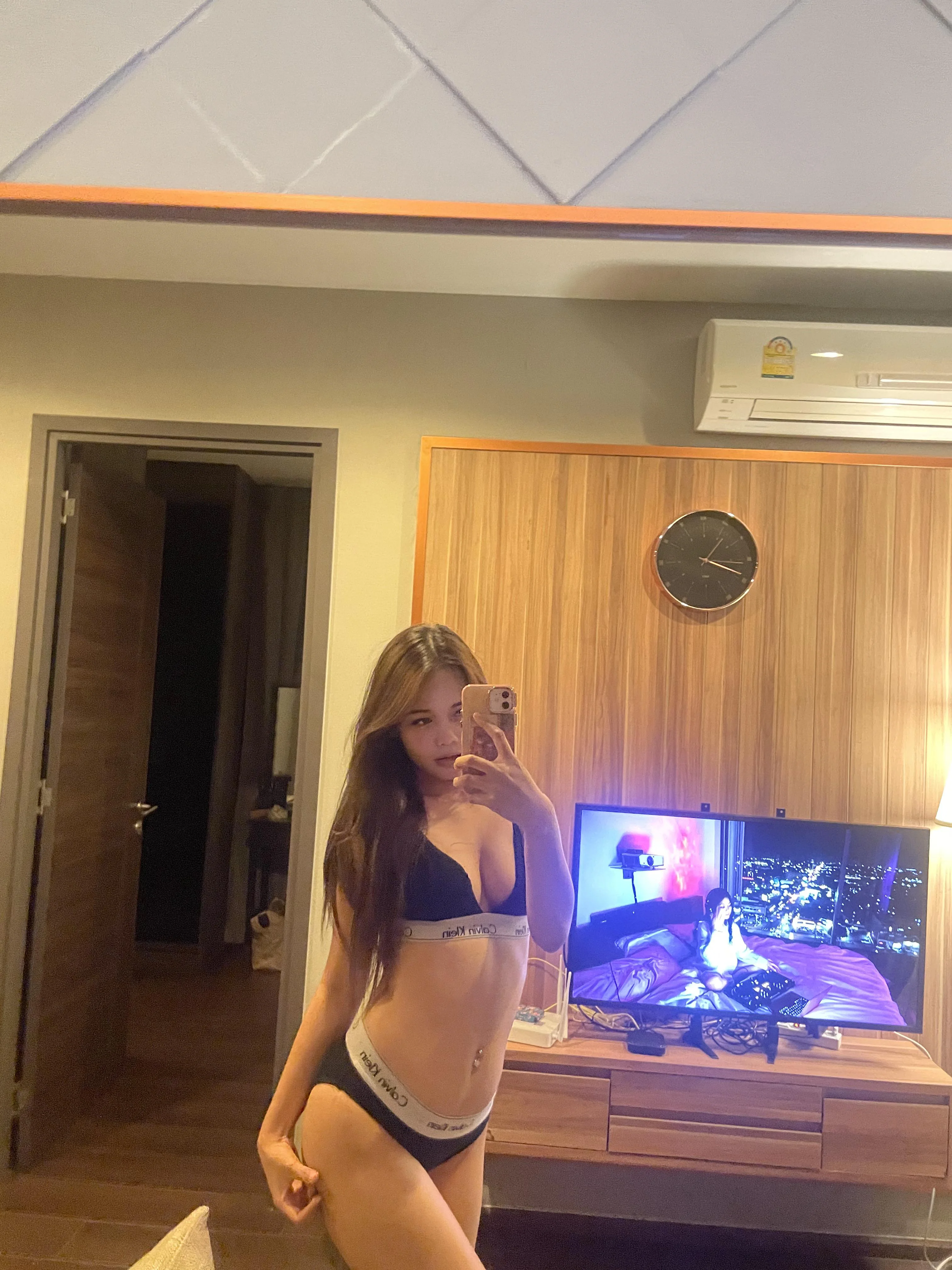 Fuck me raw in the library - Elena's desperate academic tease picture 1 of 1