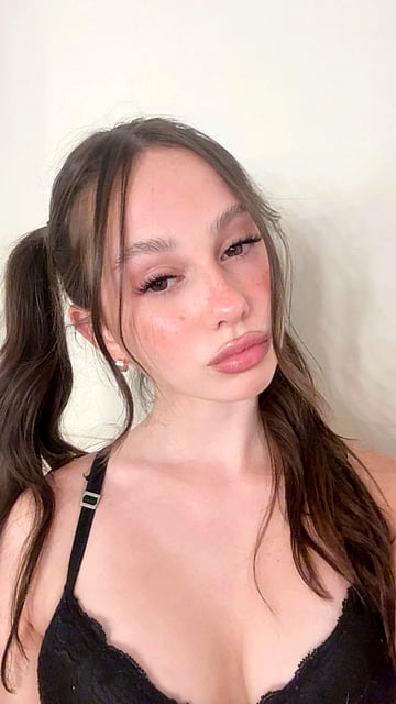 Check out my thick college bitch ass - this slutty sorority girl is riding bareback on campus'