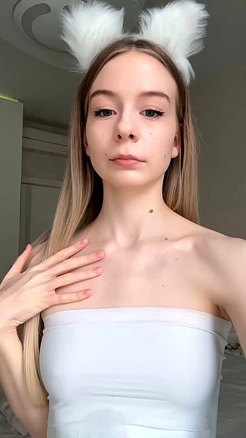 Fuck yeah! Tiny Boobs Love Hardcore Sucking & Fingering in Dorm Room'